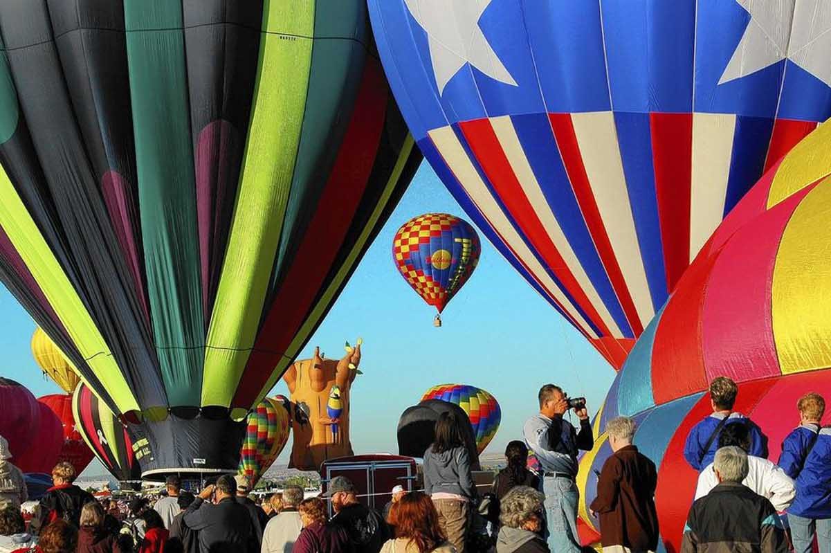 Albuquerque International Balloon Fiesta featured in articles about New Mexico golf courses