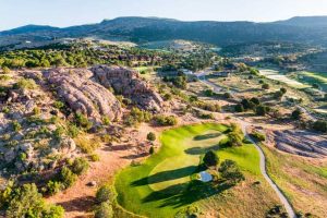 Aerial view of a golf hole at Red Ledges